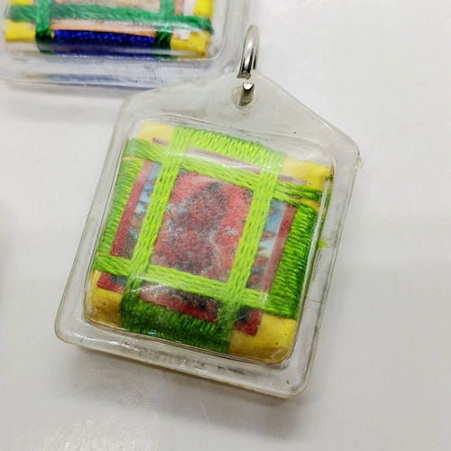 Испорченный тибетский салат, традиционный амулет с принтом, водостойкая подвеска в виде ракушки, конская голова, колесо мантры короля Мин, тибетская практика