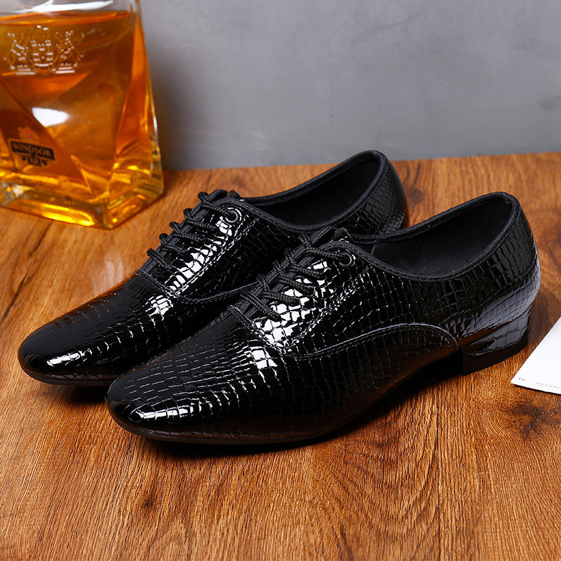 Modern dance shoes men leather soft soles dance shoes men bull skin adult leather skin square dance shoes