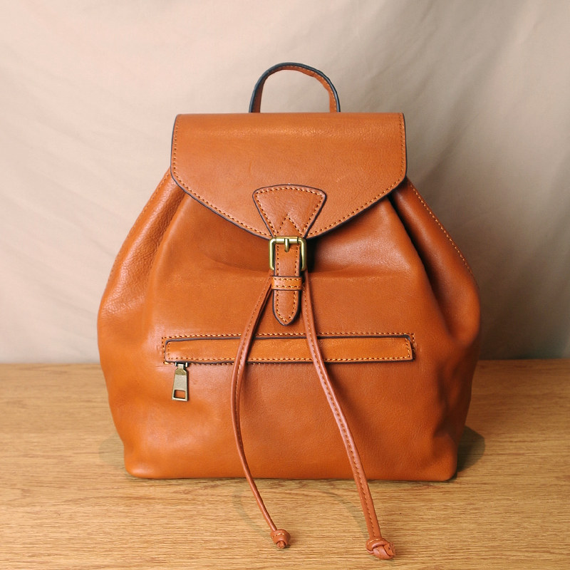 High-quality leather women's shoulder bag first layer cowhide niche design sense new retro fashion leather small backpack