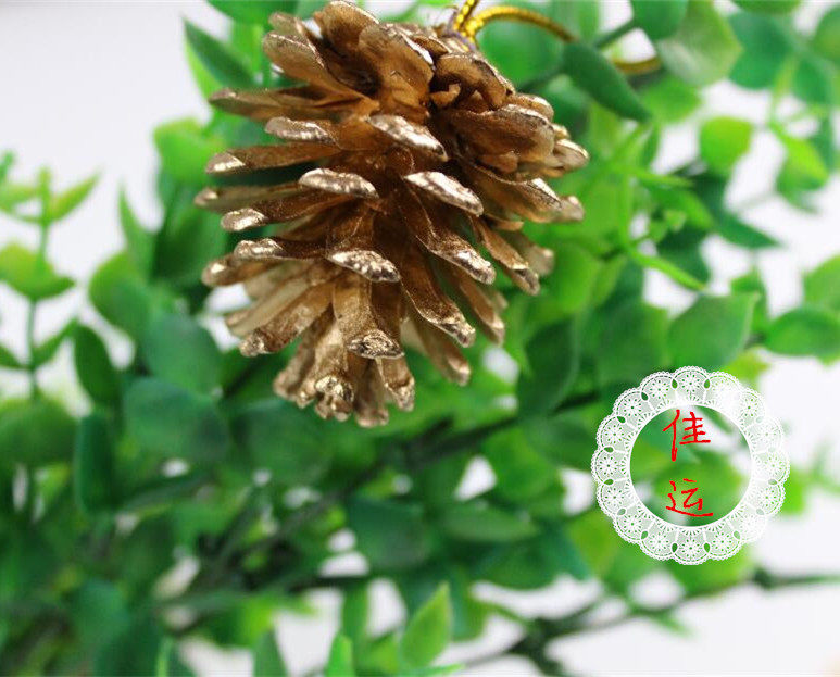 Supply of dyed local pine cones, Christmas dyed pine cones, shooting props, decorations, gold and silver pine cones