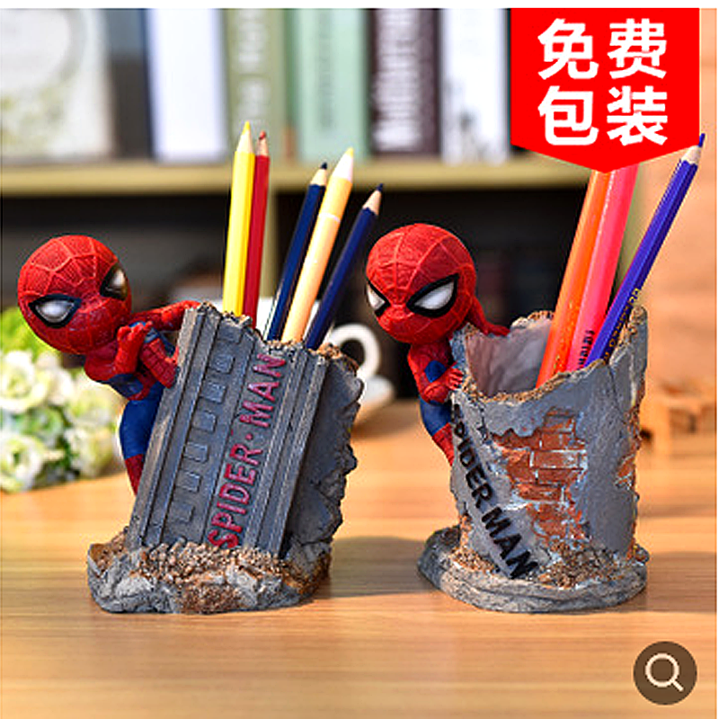 Creative Fu Lian extraordinary warrior Q version Spider-man pen holder Office desk decoration Children's boy boys ' Day gift