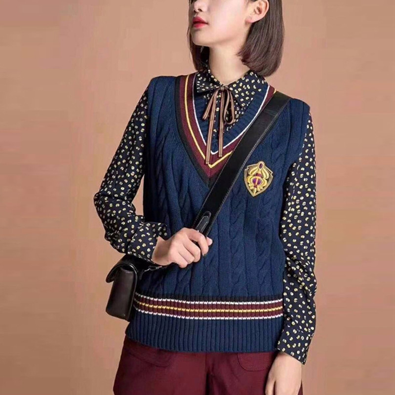 Brother's new 2022 spring V lead sleeveless wool knit vest woman 1399153-7T00222-003