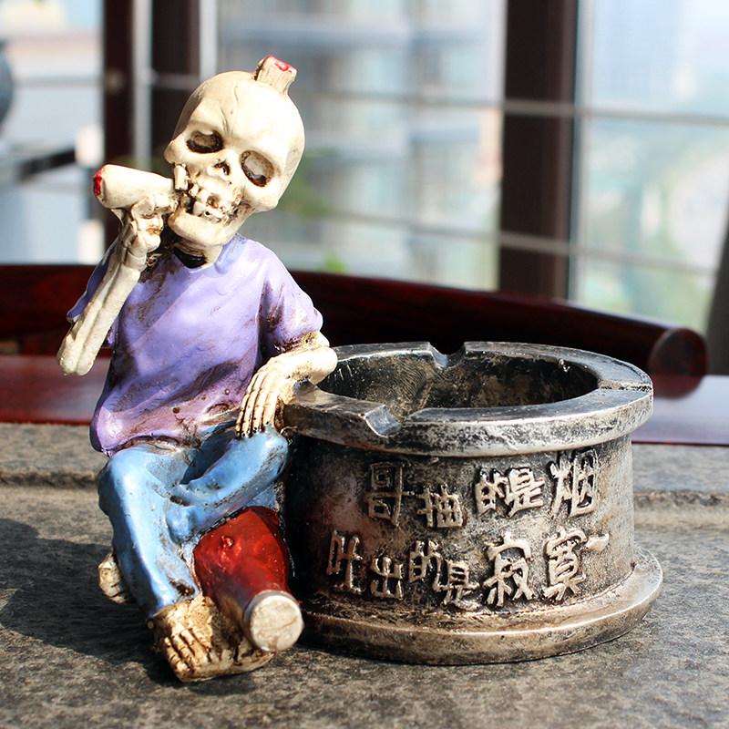 Creative Personality Fashion Tobacco Ash Trays Decoration Retro Furnishing Pendulum Pieces Gift gift Skull Skull Cigarette-in-the-tobacco