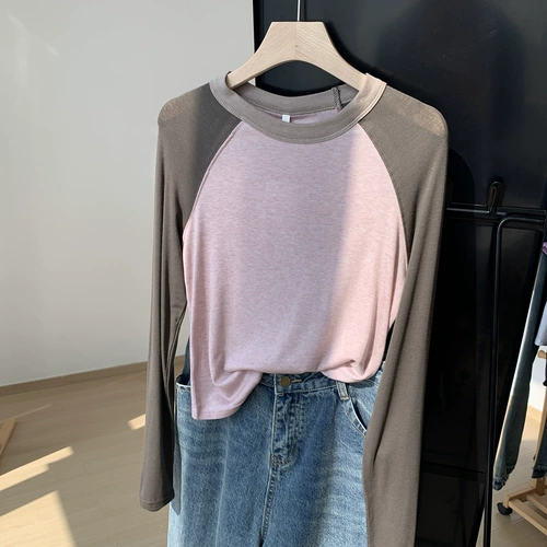 Футболка с сплайсингом с сплайсингом для женщин для женщин для женского тениса и близко подходящей базовой рубашки для снижения возраста, нерегулярная длинно рукави