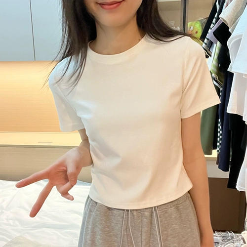 Летняя белая короткая футболка с коротким рукавом, круглый воротник, облегающий крой