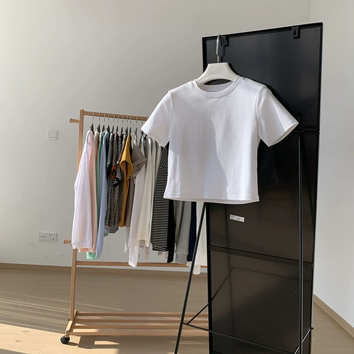 Белая летняя приятная телу футболка с коротким рукавом для отдыха, коллекция 2022, облегающий крой