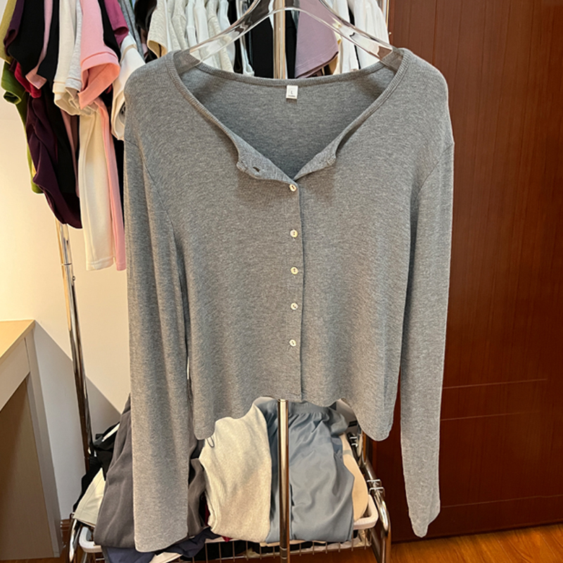 Delicate, Smooth, Soft and Waxy Low-Neck Knitted Cardigan for Women, New Autumn Style, Slim-Fitting Gray Short Long-Sleeved Knitted Top