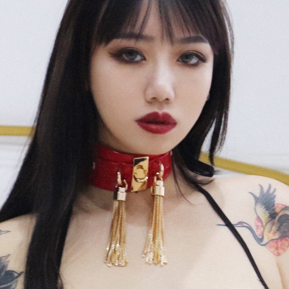 European and American retro court luxury double tassel leather rivet collar (new laser leather)