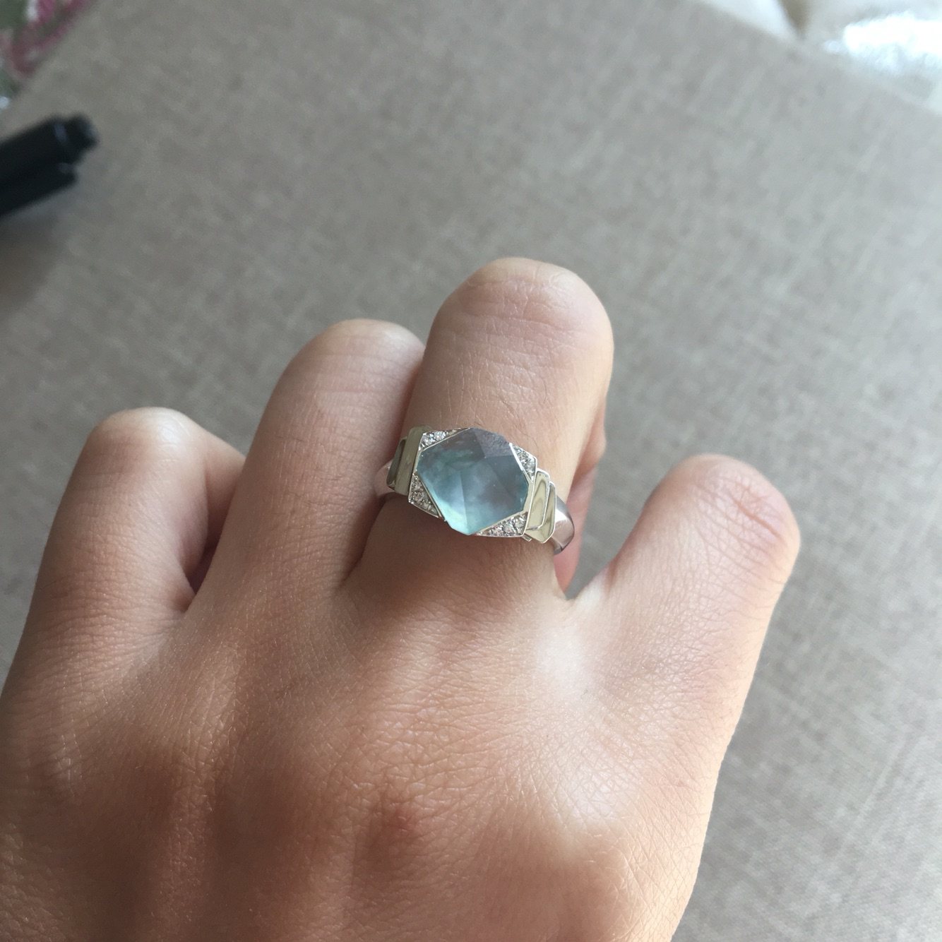 (已结缘)翡翠A货 高冰种 飘花切割蛋面 立体 戒指