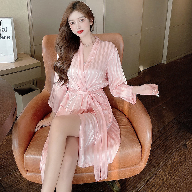 Sleeping Robe Bathrobe Lady Spring Autumn Slim ICE SILK LONG VERSION SEXY GENUINE SILK PINK MORNING GOWN PALATE SLEEPWEAR DRESSES DRESSES SUMMER SEASON
