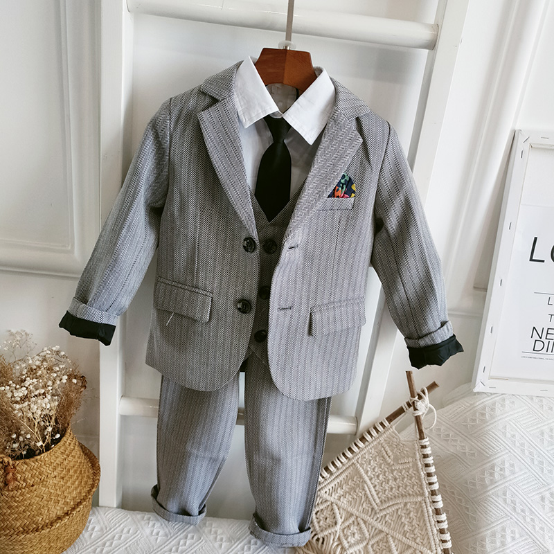 Boy suit suit Children's handsome gas Inn dress Small suit Three sets Western-style flowers Children's children CUHK children