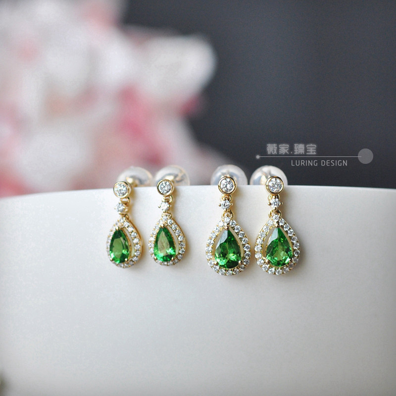 "Wei Jia" Chen Lu natural emerald green sand flock diamond set 18k gold drop ear needle ear ornaments