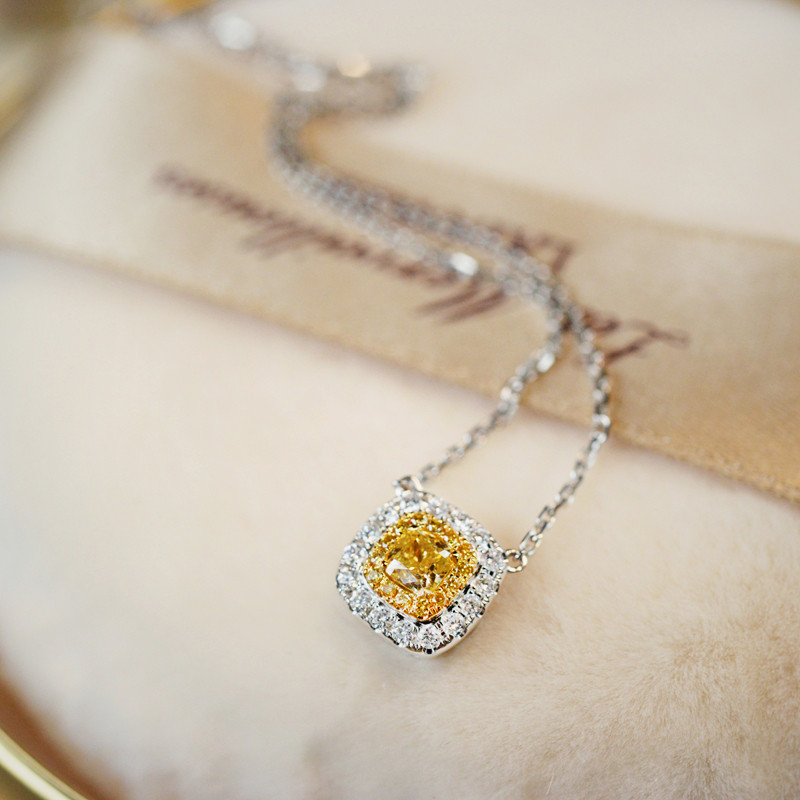 Weijiao rare yellow diamond ~ exquisite natural diamond square pendant 18K platinum one necklace