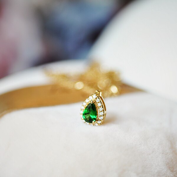 "Wei Jia" Chen Lu Green Water Drops Natural Shaffley Group Set Diamond 18k Gold Pendant Necklace