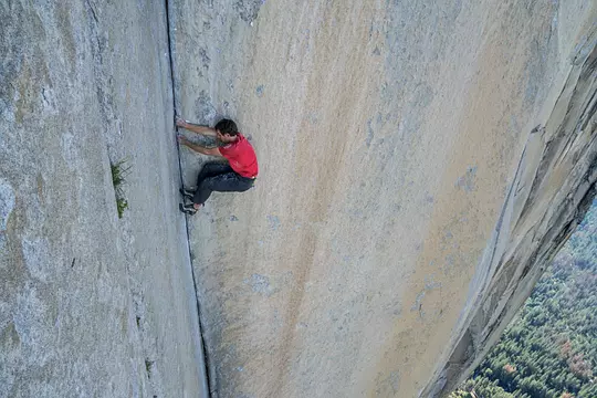 徒手攀岩 Free Solo2018剧照2
