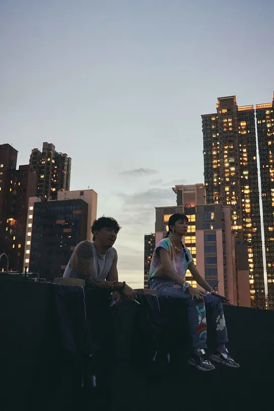 窄路微尘 窄路微塵2022剧照2