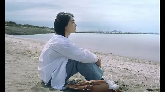 不愿恋爱的雀斑小姐2022剧照1