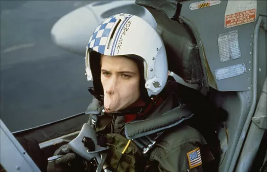 反斗神鹰 Hot Shots!1991剧照2