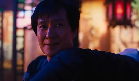 前任杀神 Love Hurts2025剧照3