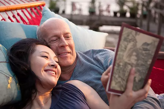 环形使者 Looper2012剧照1