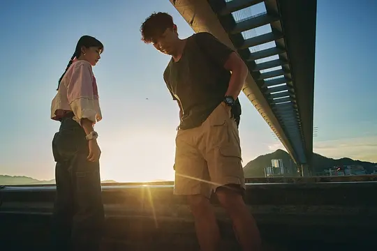 窄路微尘 窄路微塵2022剧照1