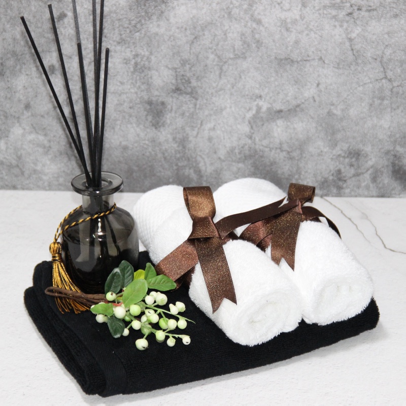 Bathroom Decorations, Towel, Necklace Props, Guesthouse Bathtub, Model Room, Bathroom Store, Bathroom Cabinet Strap Buckle Small Set