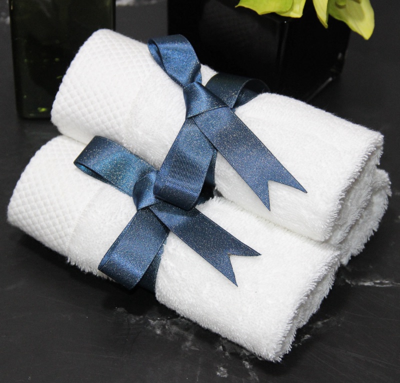 Exhibition Hall, Store, Bathroom Cabinet, Soft Decoration, Dark Blue Ribbon, Small Towel Roll, Model Room, Bathroom, Bathtub, Square Towel