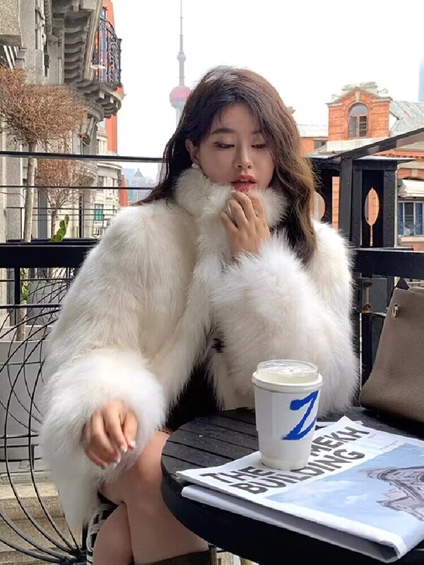 2025 Winter New Fur Coat Women's Furry Coat Overcoat Fox Fur Slimming Youthful Style for Petite Figures