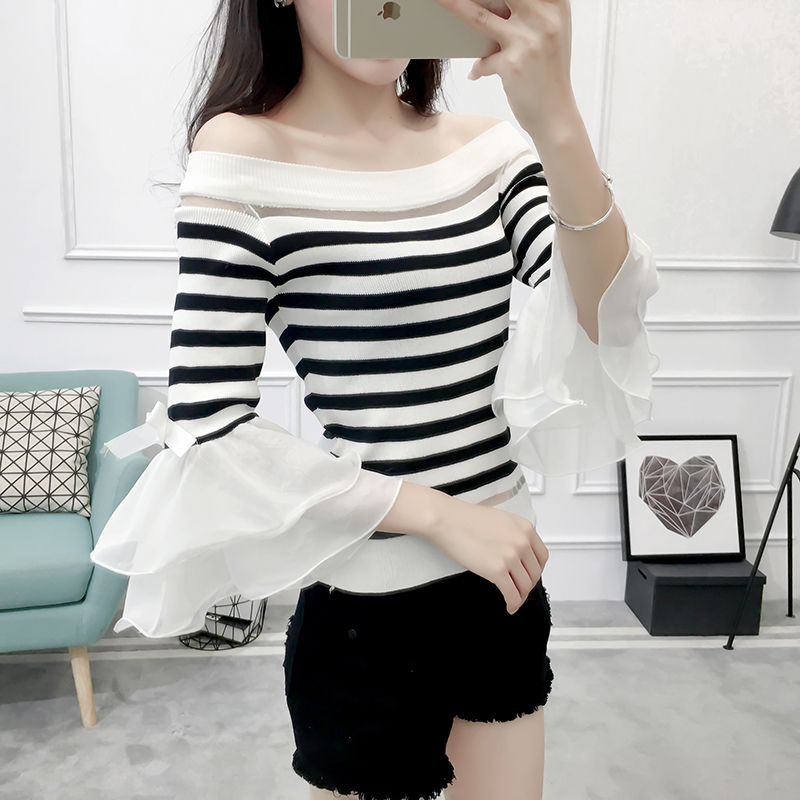 Mùa thu mới vẻ đẹp ngọt ngào tải từ cổ áo T-shirt nữ Slim bảy điểm kèn tay áo đan đáy áo sơ mi lệch vai áo thun cá sấu nữ