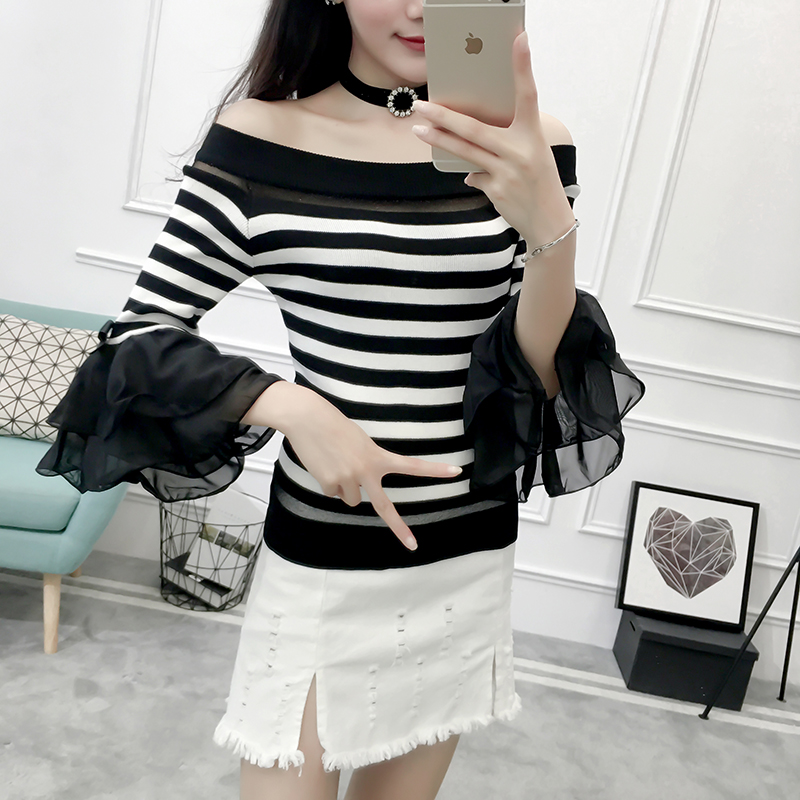Mùa thu mới vẻ đẹp ngọt ngào tải từ cổ áo T-shirt nữ Slim bảy điểm kèn tay áo đan đáy áo sơ mi lệch vai áo thun cá sấu nữ