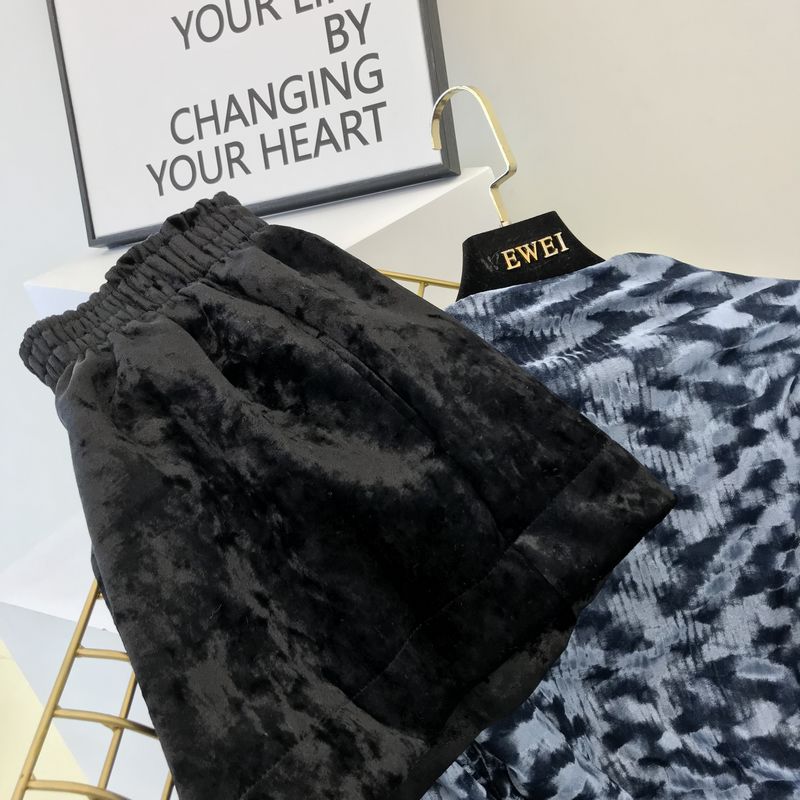 Một từ quần short ống rộng nữ mùa đông hoang dã hoang dã cao eo cao quần mùa thu Hàn Quốc quần short nhung vàng đen quần sooc trắng nữ