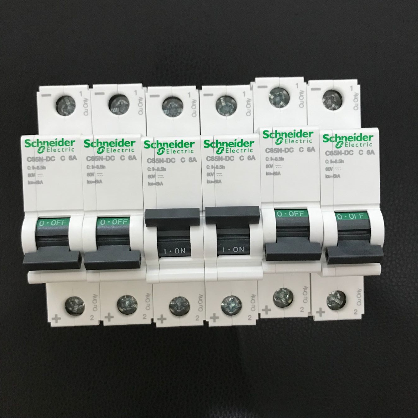 Schneider DC breaker air switch C65N-DC 1P2P1A4A6A20A32A63A low pressure empty open