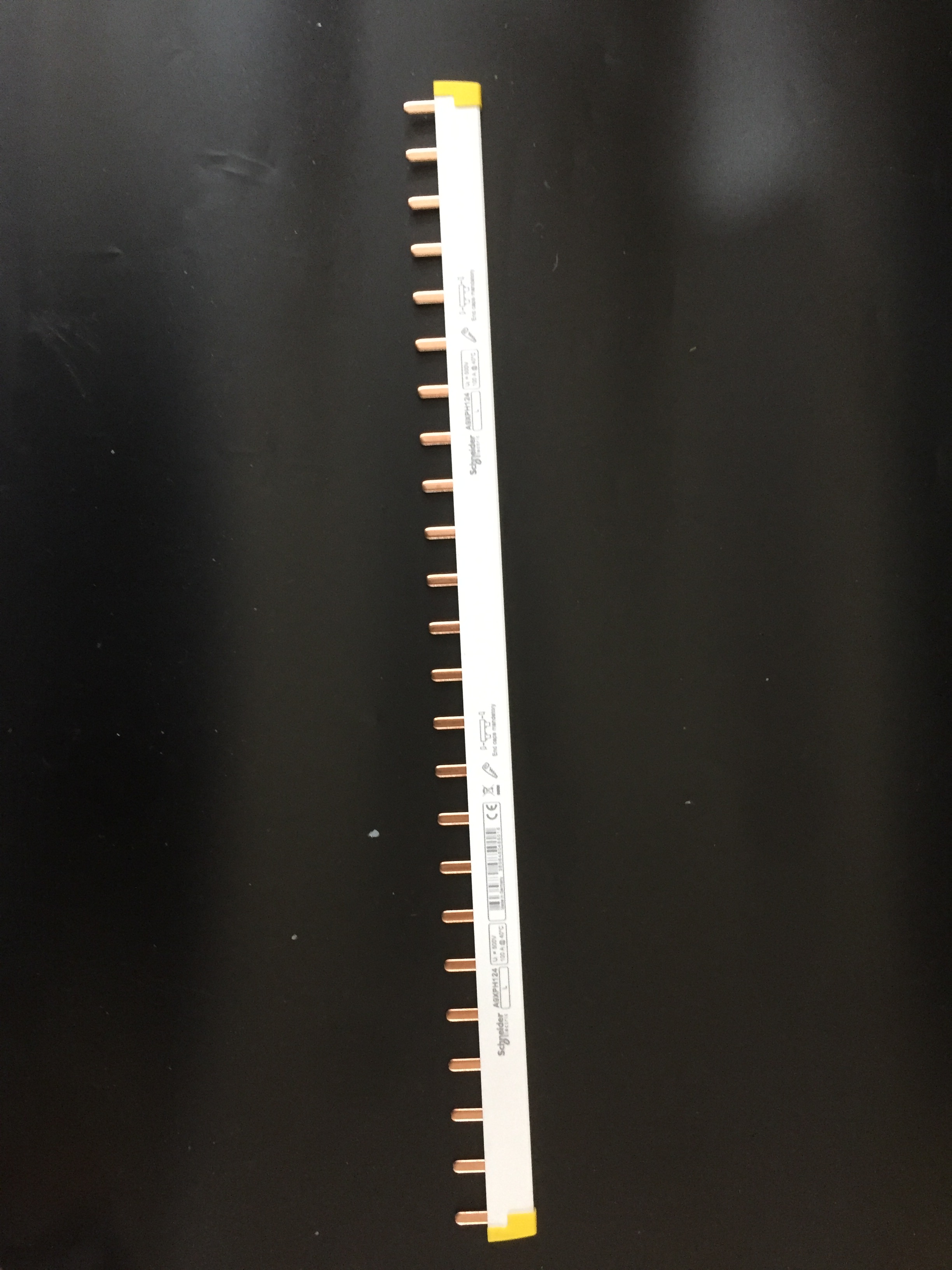 Schneider busbars 3P24 bits of wiring row three-phase