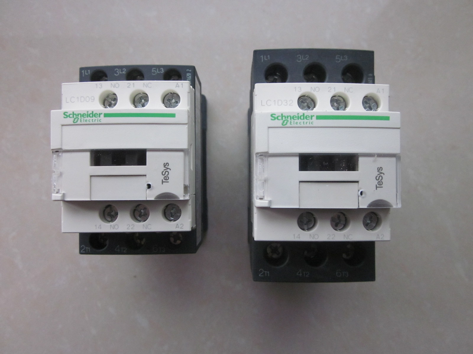 Schneider AC contactor LC1-D32M7C LC1D32Q7C AC220V AC220V voltage 380V