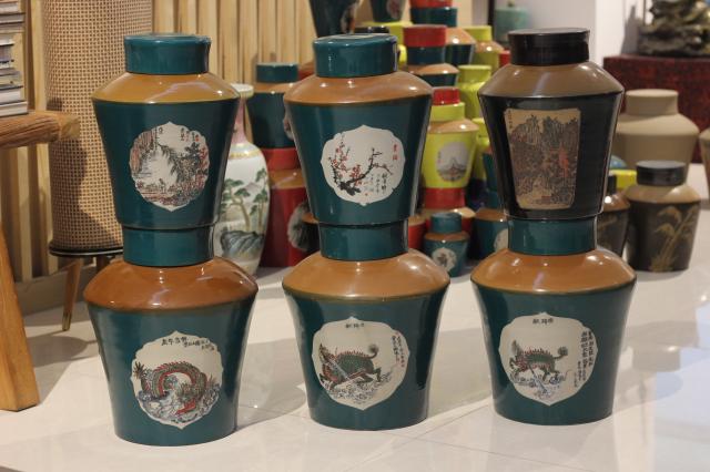 High-quality intangible cultural heritage precious pottery Ji Wenmin hand-painted Chaoshan tea tins dried tangerine peel medicinal material tins