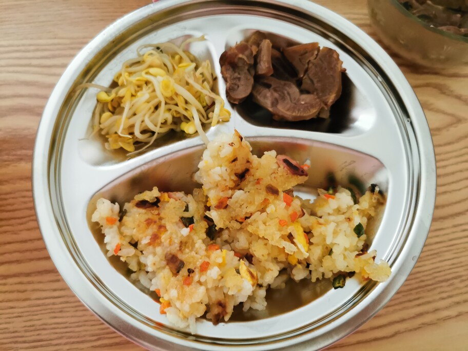 宝宝吸盘碗316不锈钢分格设计质量怎么样好不好用，一个月使用感受_搜券