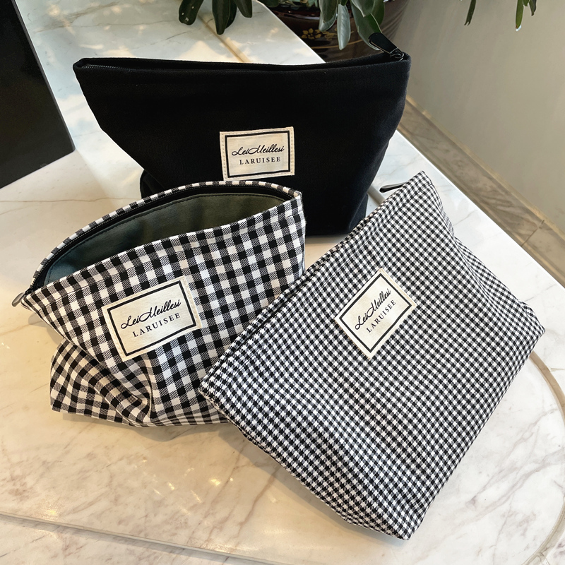 Cosmetic Bag for Women, Large Capacity, Portable, Black and White Checkered Pattern, High-End Feel, Zipper Storage Bag, ins Storage Pockets, Cute and Portable