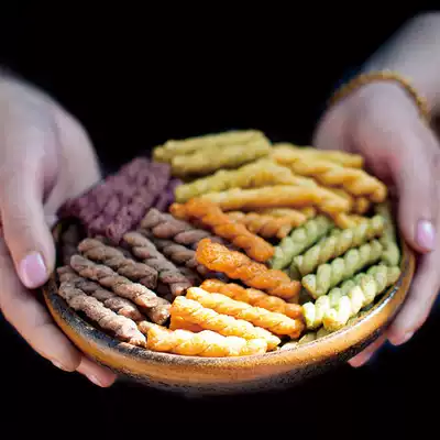 Mr. Yang's small twist trembles Net red handmade eat eight snack shops Hangzhou specialties when they were young