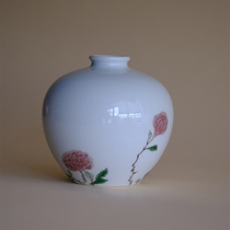 Yuan Yin Tea Ceremony imitating the ancient Kangxi underglaze red ancient color rose flower and apple statue opened in the kiln