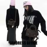 Коричневая маленькая сумка на одно плечо