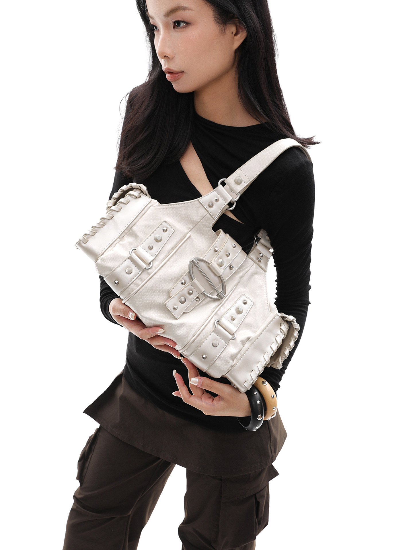 JANDRESS Silver Snakeskin-Print Studded Underarm Bag