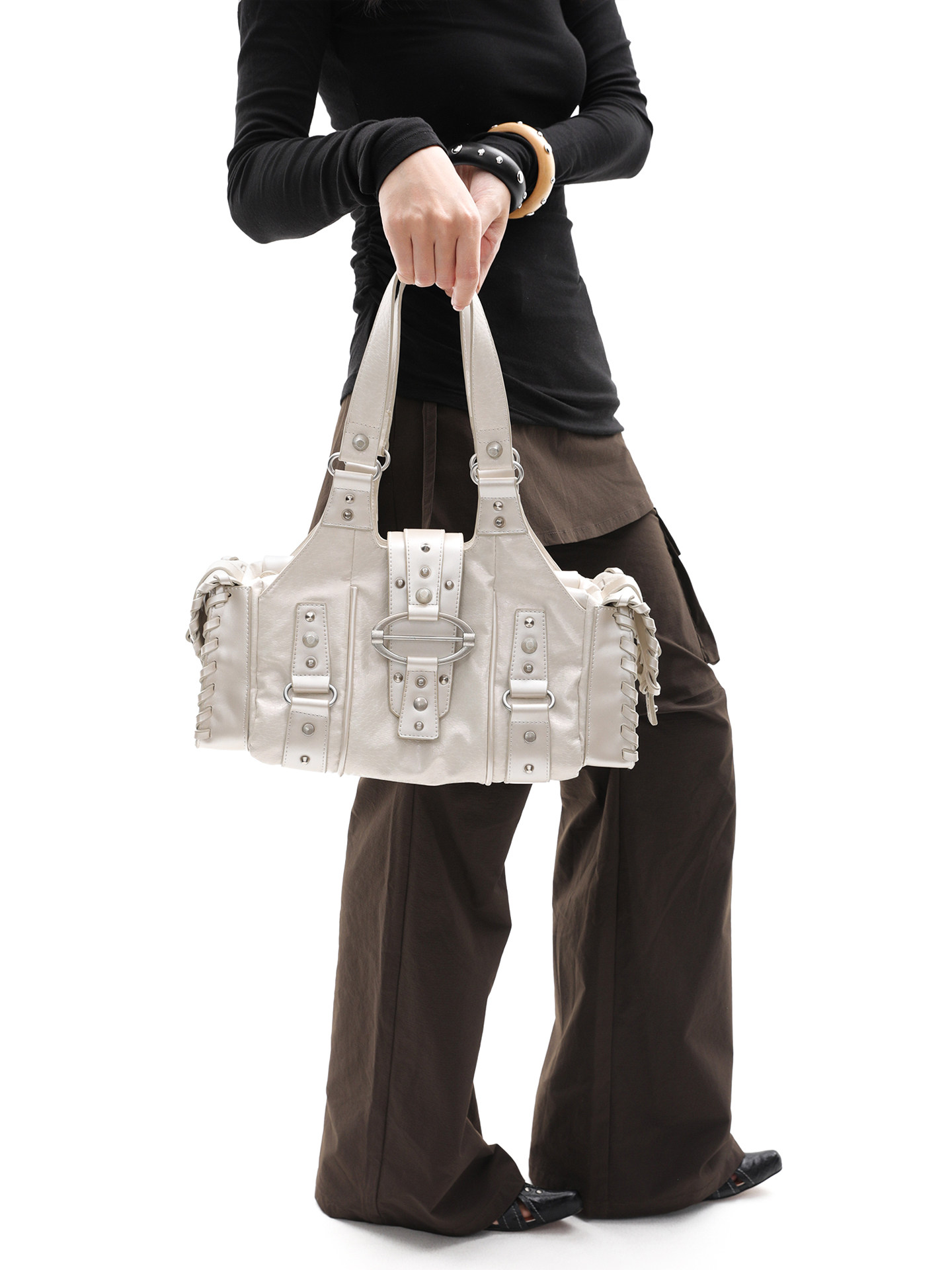 JANDRESS Silver Snakeskin-Print Studded Underarm Bag