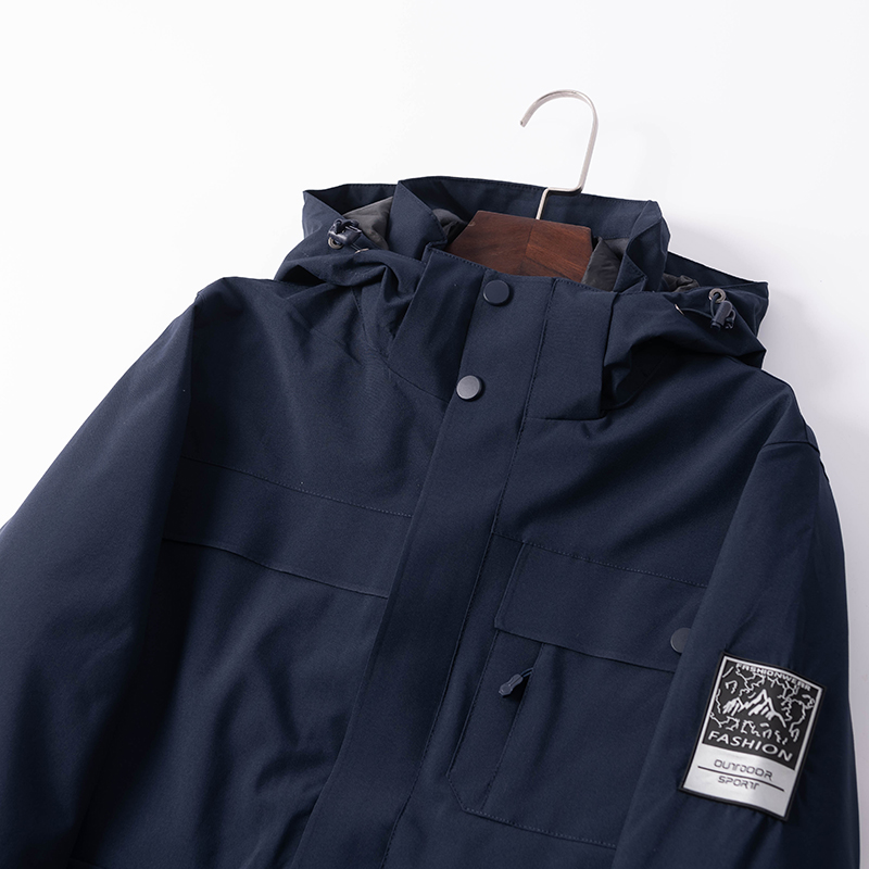 Three - in - one charge plume jacket can be removed from autumn and winter men and women outdoor jacket
