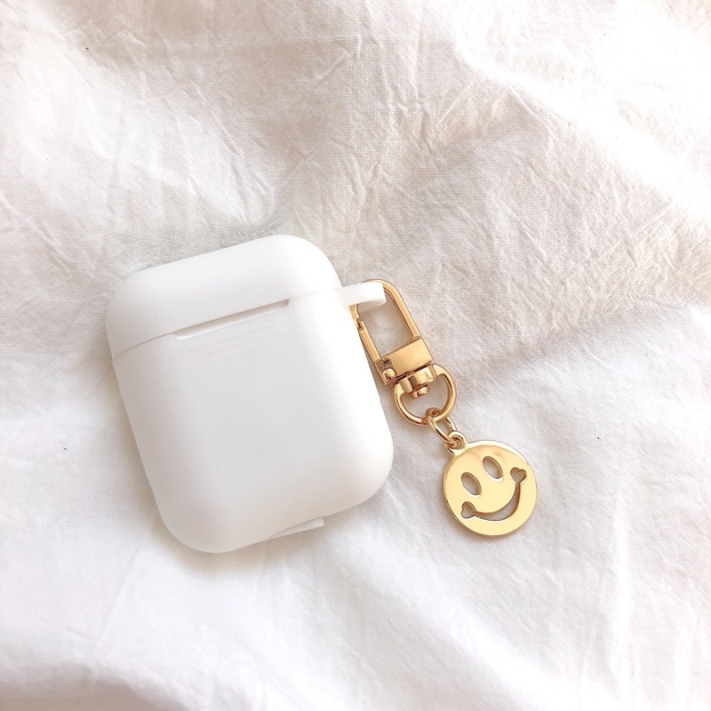 ins the same Korean hardware smiley metal keychain airpods protective sleeve hanging chain bag pendant