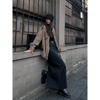 Women's minimalist h-shaped skirt with back slit and high waist