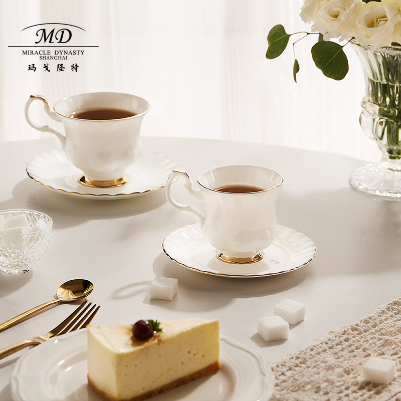 Margolonte coffee cup saucer peninsula 4-head European-style delicate bone porcelain lovers to cup a new wedding gift box for afternoon tea