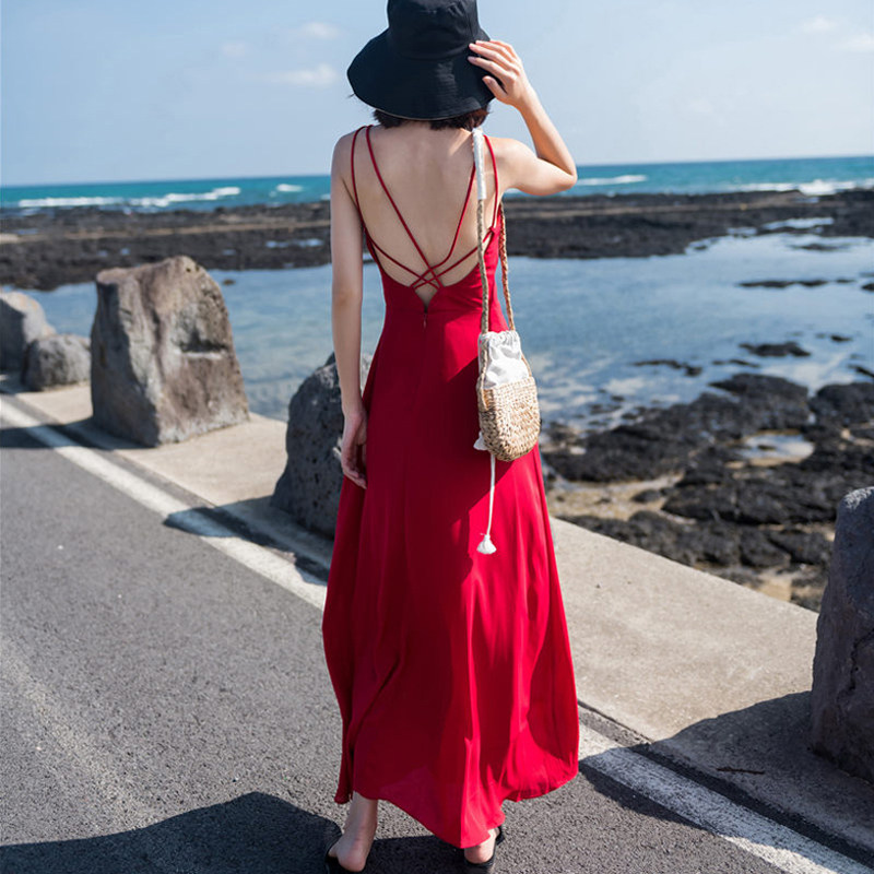 Red beach skirt women's Thai seaside vacation dress summer 2019 new skirt thin super fairy halter dress