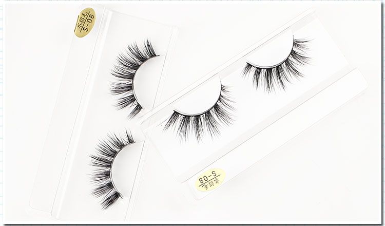 Một cặp lông chồn lông mi giả S08 Trang điểm châu Âu và Mỹ Kardashian với cùng một đoạn mô phỏng giai đoạn dày tự nhiên trên lông mi long mi gia