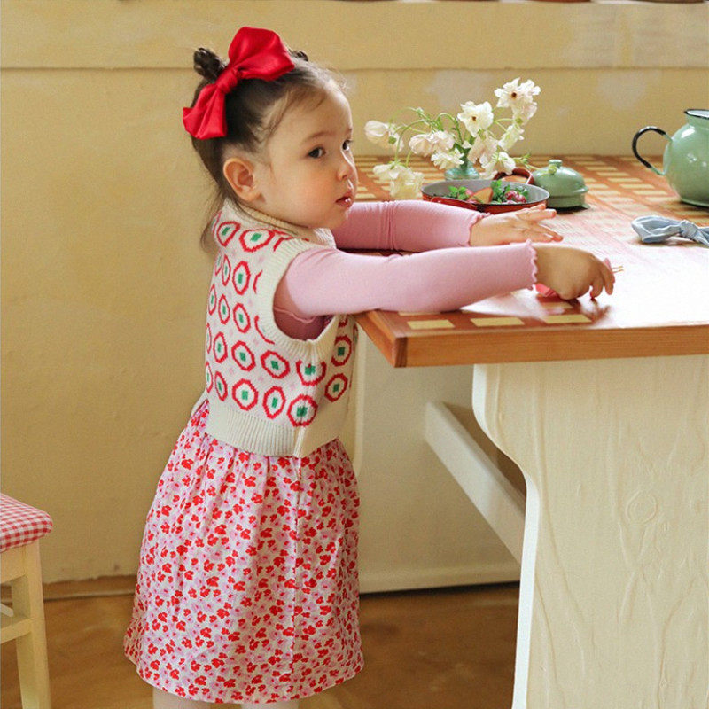 Spot Hao Bao Ma Korea Tong Clothing Import Amber Spring New Fashion Back Small Open Fork Collision Color Knit Horse Chia