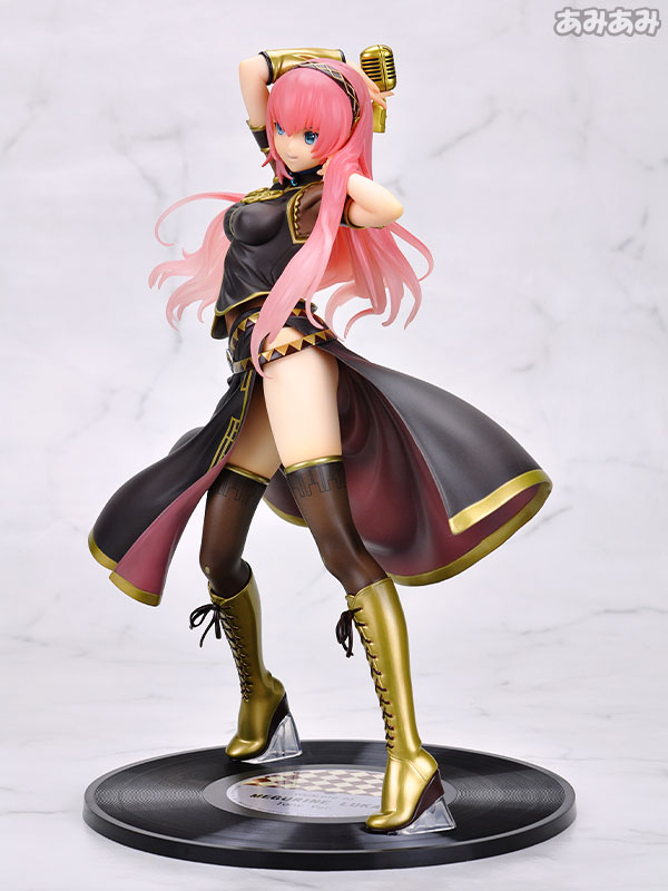 FIG-MOE-5417_02.jpg